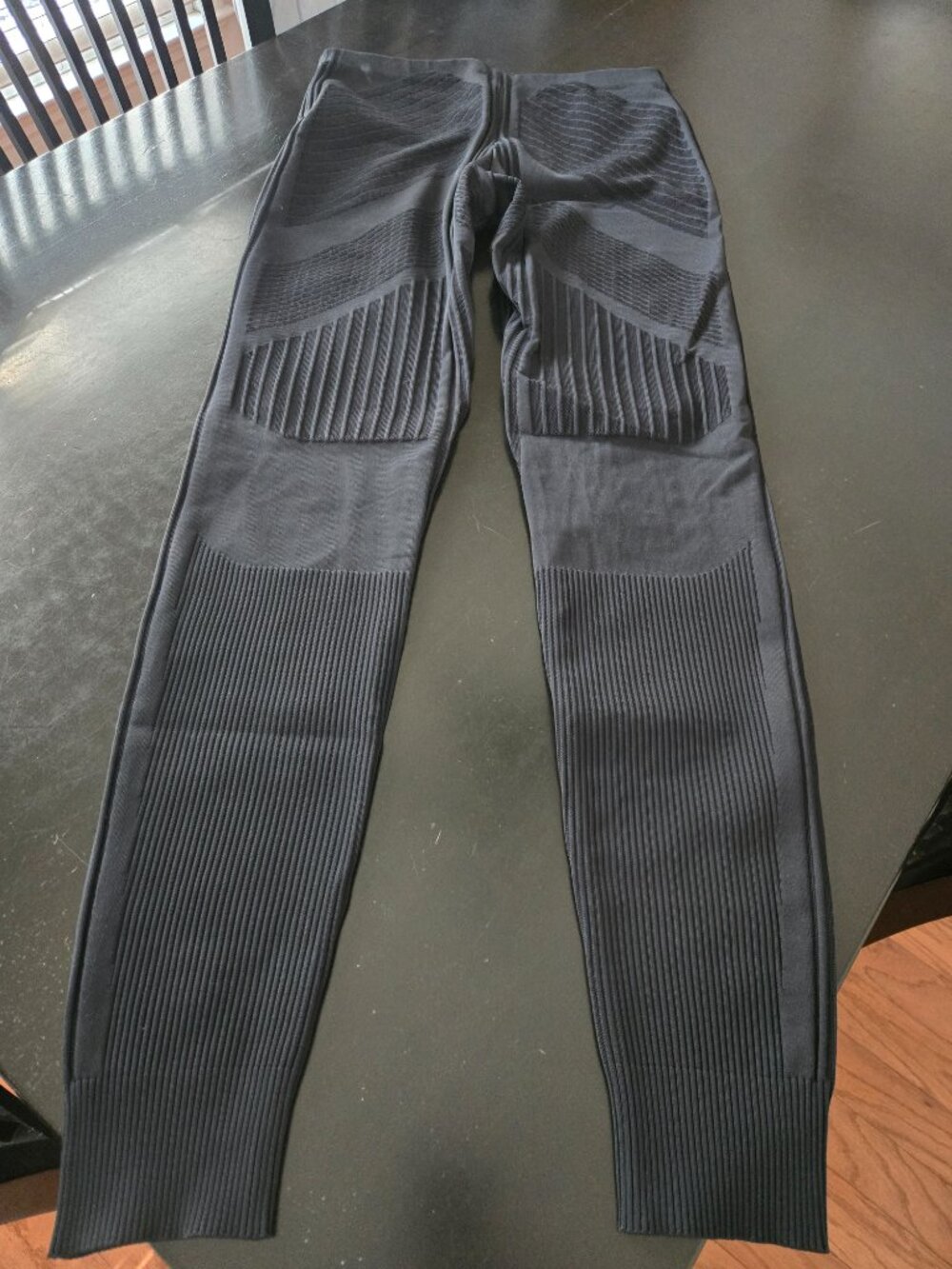 Authentic Prada knit fabric leggings - Picture 4 of 8